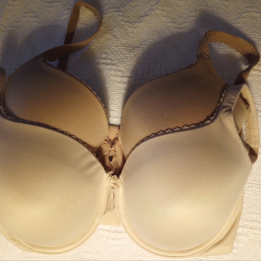 🫧🎇 Victoria's Secret Cream and Tan Bra
